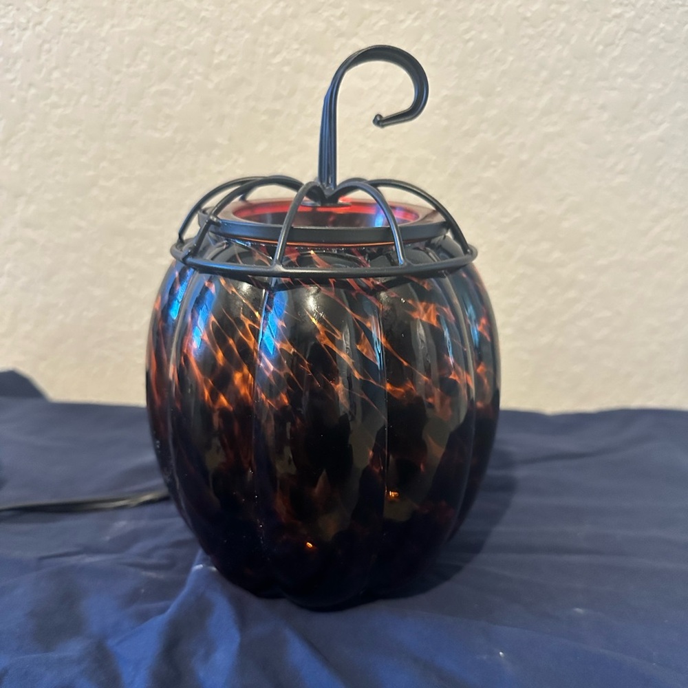 Scentsy warmer- Tigers Eye Pumpkin